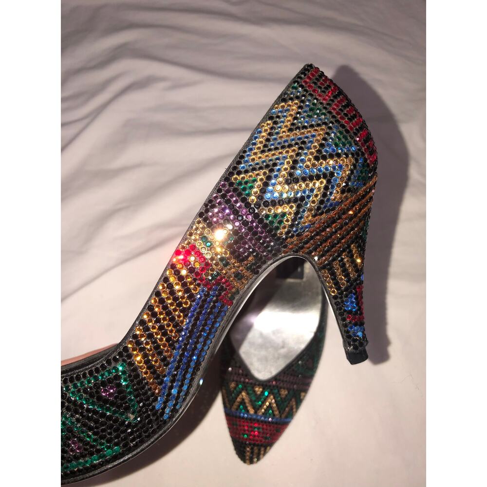 Vintage Stuart Weitzman Vinnie Rhinestone Aztec Geometric Pumps Black Size 5.5 - Picture 3 of 15